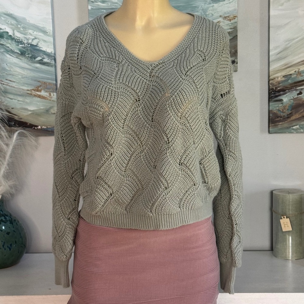 Moon & Madison Sage Green Open Knit V-Neck Sweater Medium